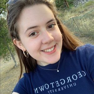 Meet your Posher, Alexis